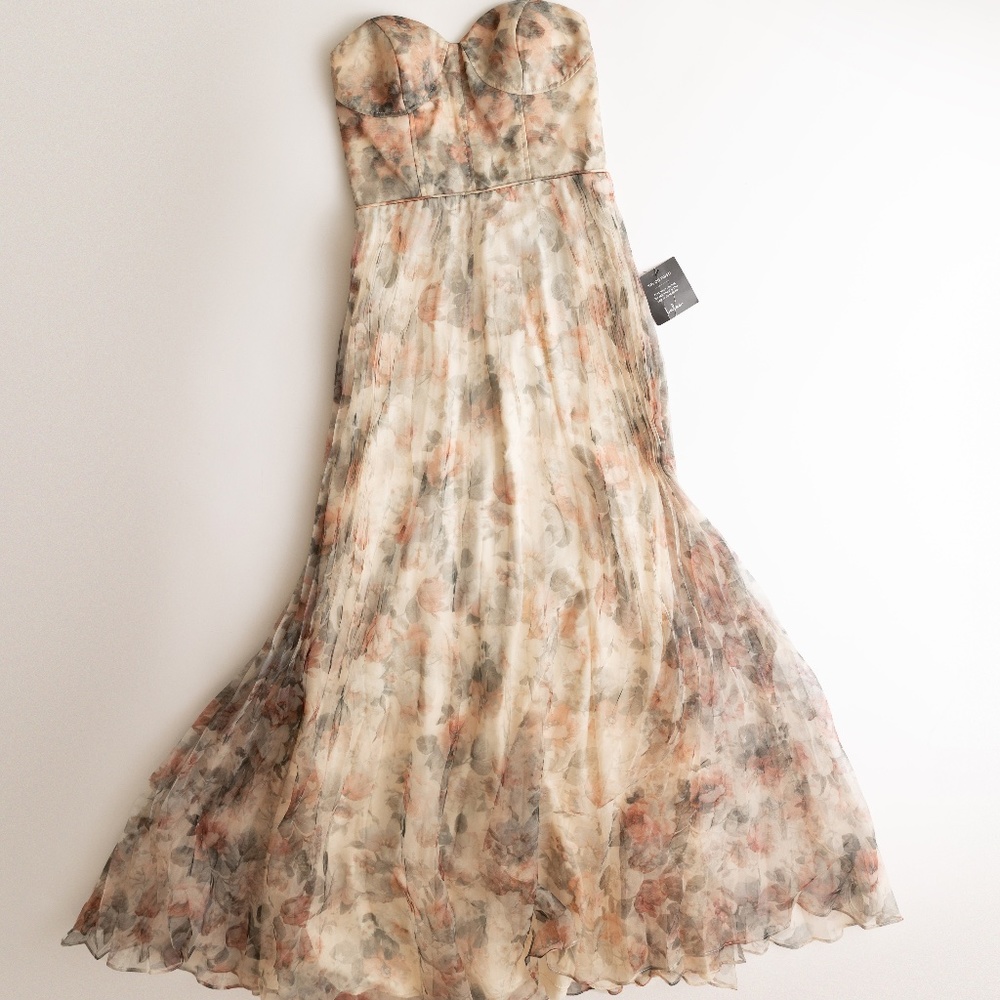 Lulus Floral Maxi dress